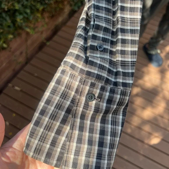 Everlane The Boxy Oxford in Plaid - Picture 5 of 5